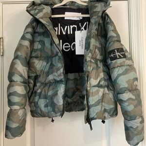 Calvin Klein Jeans hooded puffer XS, Bonsai New with tags!